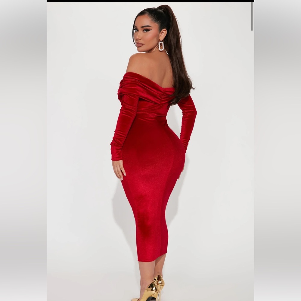 PLUS SIZE Red Velvet Midi Dress